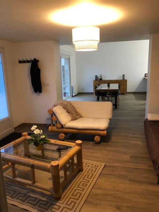 Logement De Plain-Pied Avec Jardin, Terrasse Gurgy Exteriér fotografie