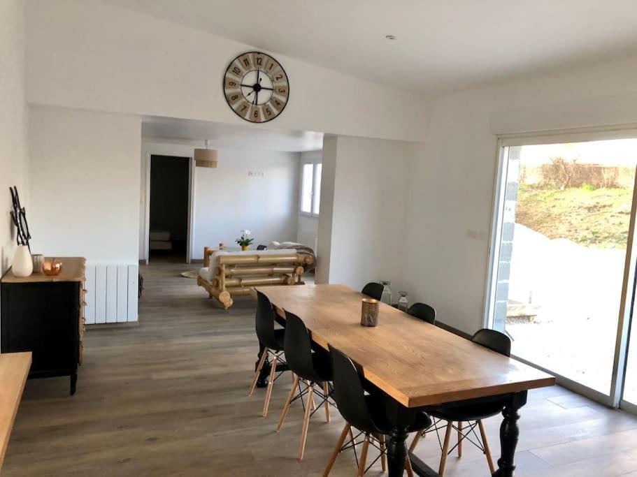Logement De Plain-Pied Avec Jardin, Terrasse Gurgy Exteriér fotografie